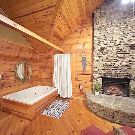 Honeymoon Hideaway Vila Gatlinburg Exterior foto