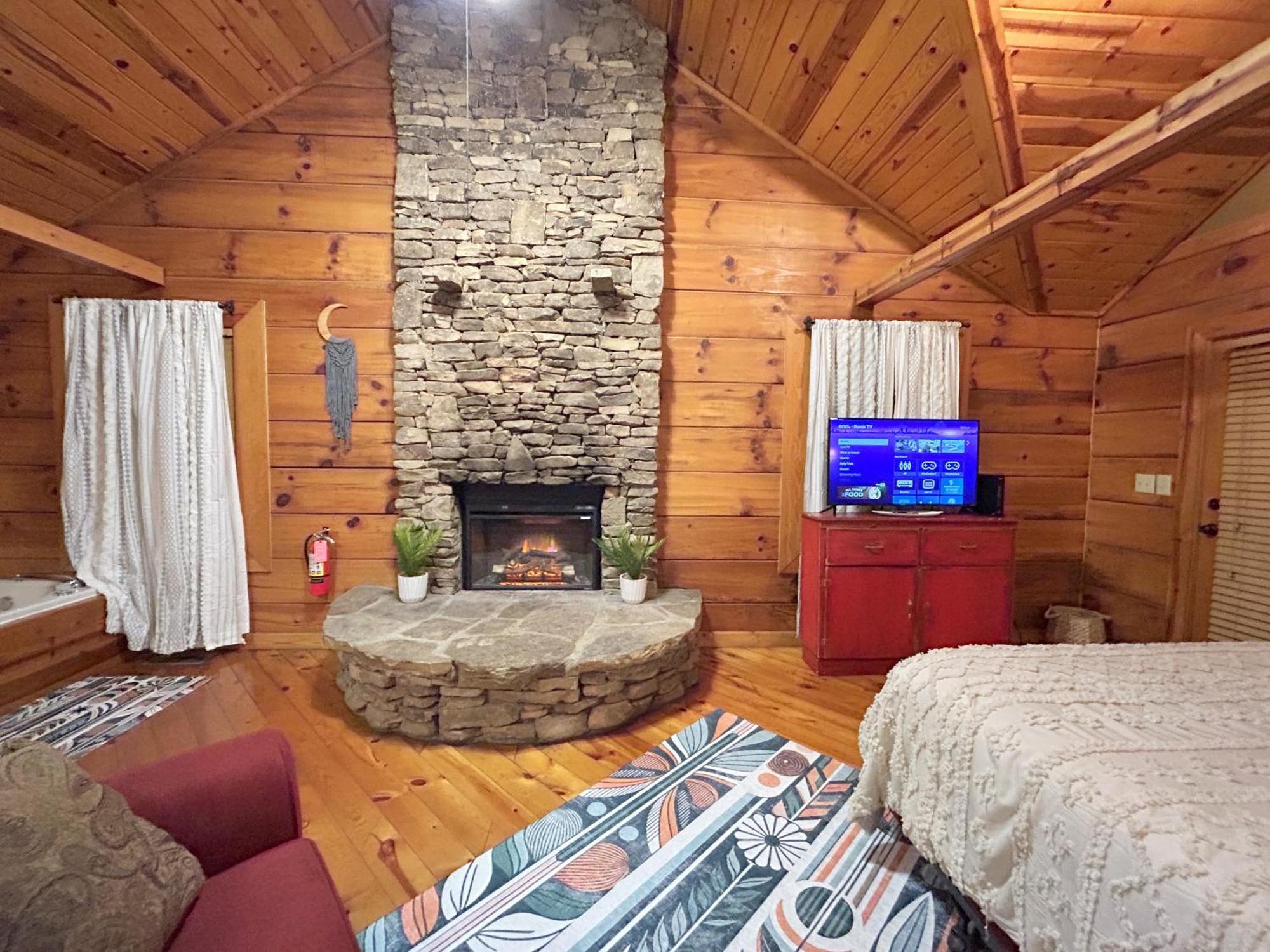 Honeymoon Hideaway Vila Gatlinburg Exterior foto